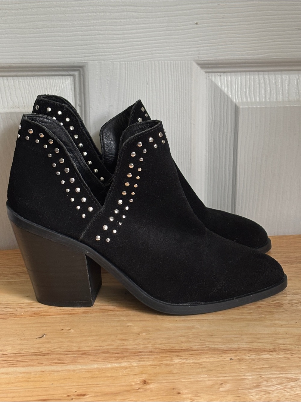 Steve Madden Abbie Black Cow Suede Leather Studded Ankle Booties Size 6.5